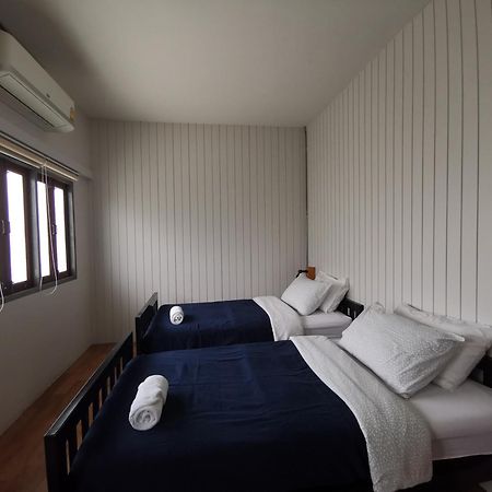 Liaw Base House Hostel Bangkok Exterior foto
