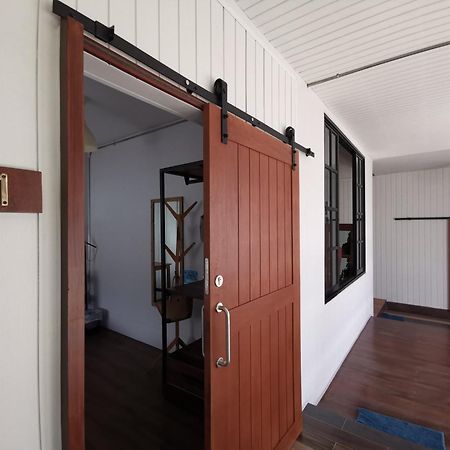 Liaw Base House Hostel Bangkok Exterior foto