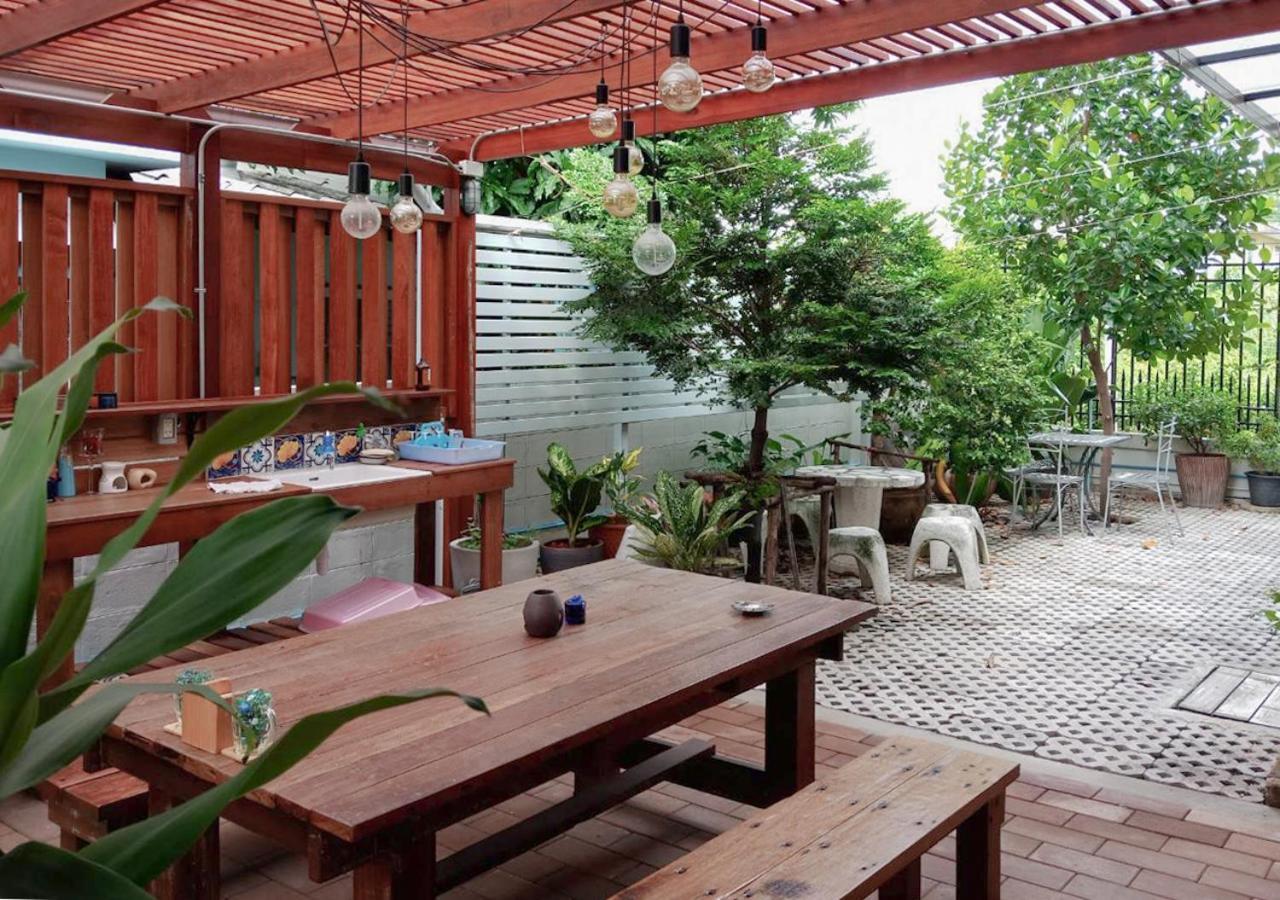 Liaw Base House Hostel Bangkok Exterior foto