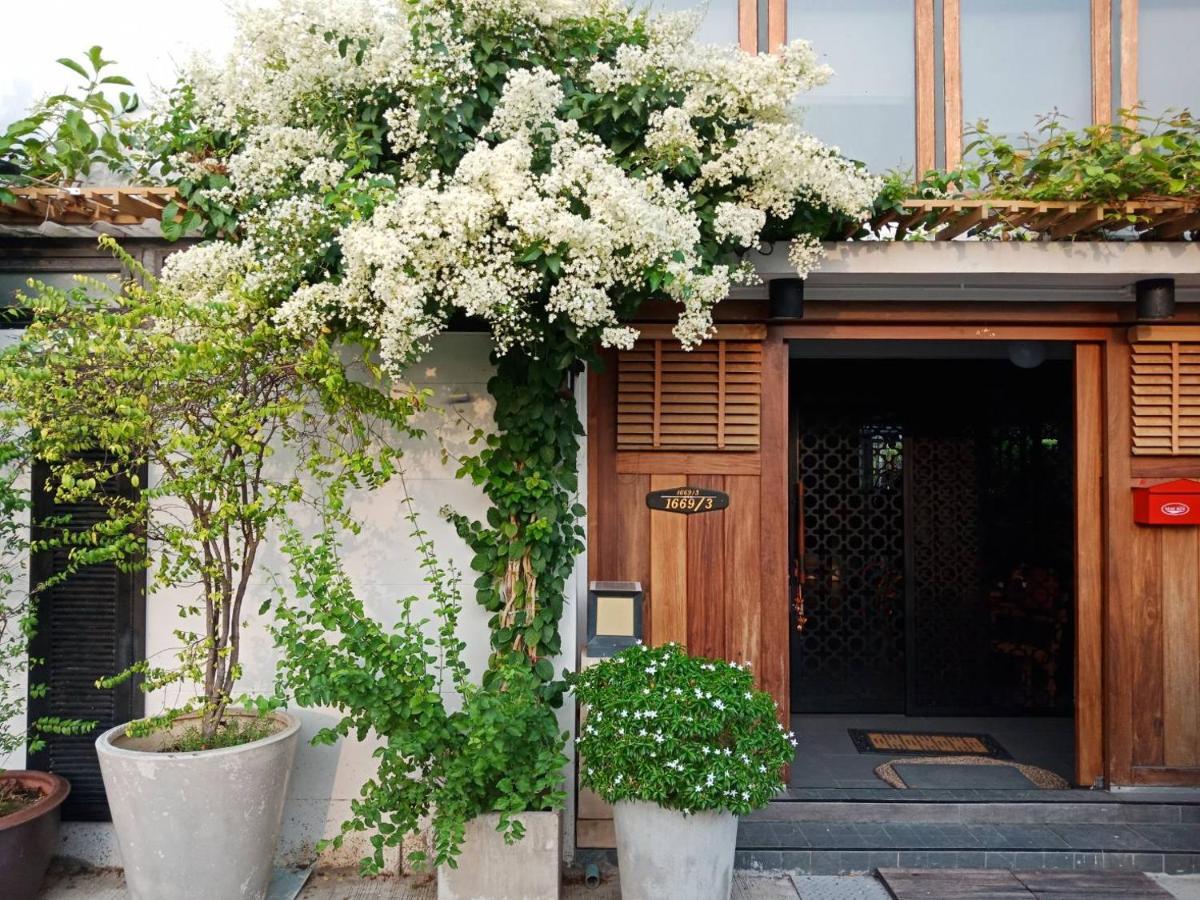 Liaw Base House Hostel Bangkok Exterior foto