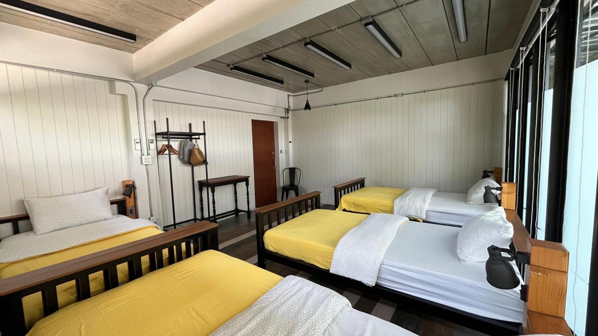 Liaw Base House Hostel Bangkok Exterior foto