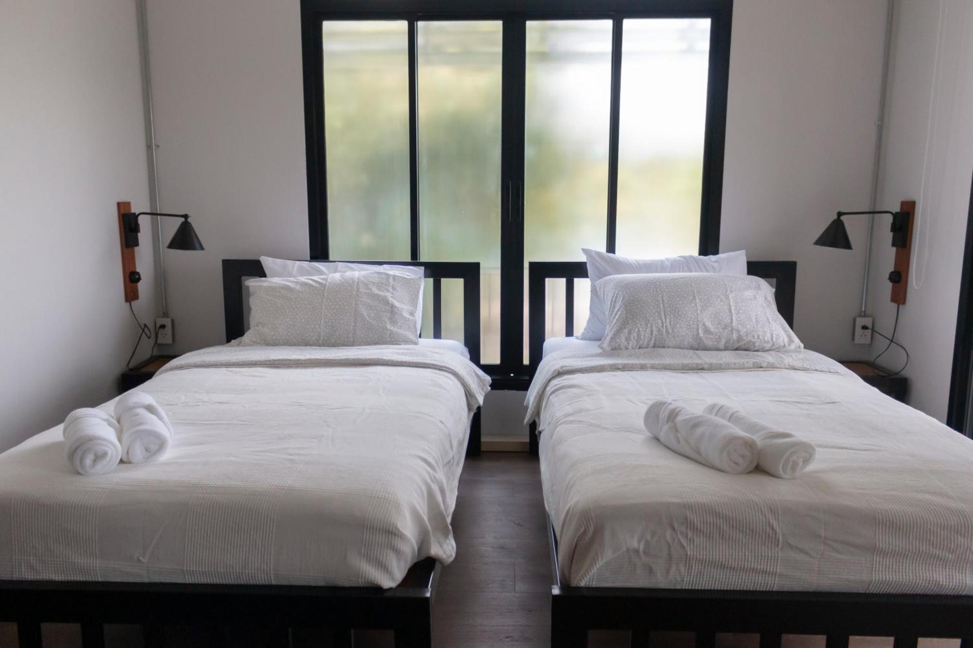 Liaw Base House Hostel Bangkok Exterior foto